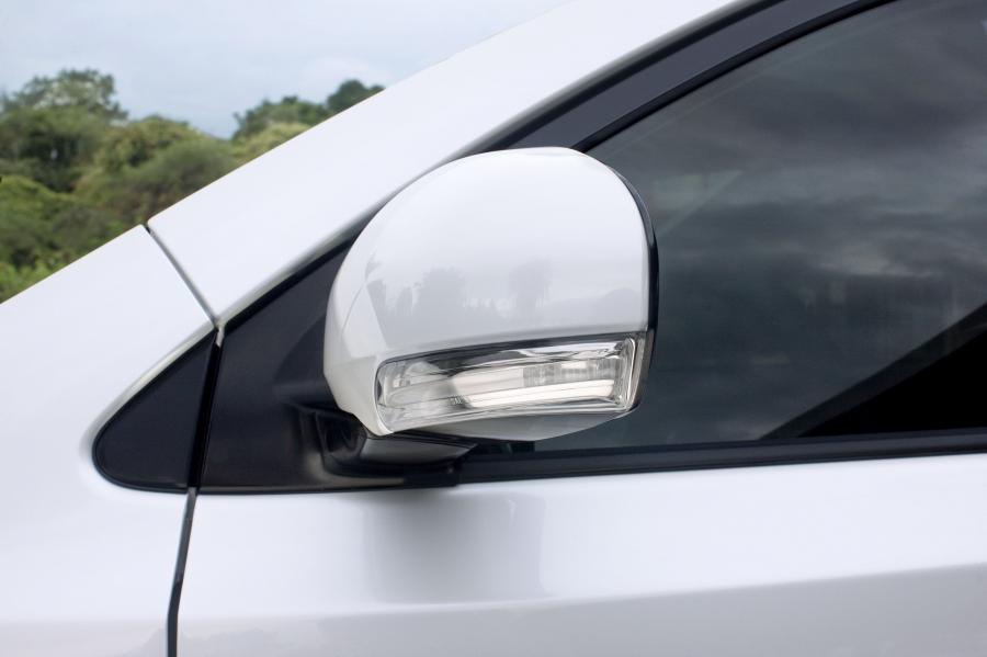  Toyota iQ 2008 года  (фото 139 из 225)